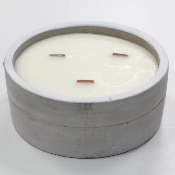 Große Beton-Sojakerze - Patchouli und Jantar Große Beton-Sojakerze - Patchouli und Jantar