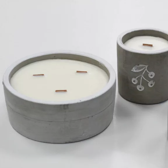 Große Beton-Sojakerze - Patchouli und Jantar Große Beton-Sojakerze - Patchouli und Jantar