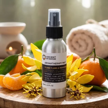   Raumduft mit ätherischen Ölen aus Ylang-Ylang und Mandarine im Sprühflakon – 100 ml