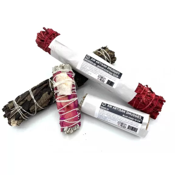 Verpacktes Räucherbündel – 7 Chakren – Rosenblüten und Salbei, 10 cm (Chakra) Verpacktes Räucherbündel – 7 Chakren – Rosenblüten und Salbei, 10 cm (Chakra)